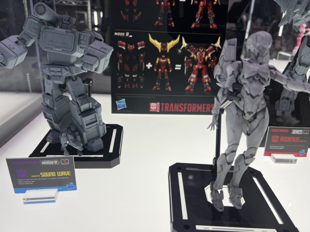 SDCC 2022 - Flame Toys Kuro Kara Kuri Nemesis Prime, Jazz